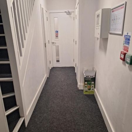 Deluxe Single Room Only For One Adult Northolt  Exteriér fotografie