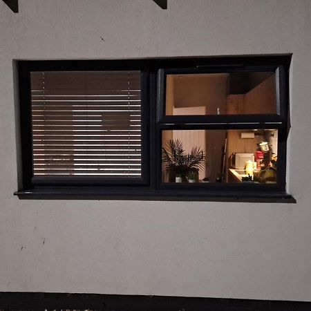 Deluxe Single Room Only For One Adult Northolt  Exteriér fotografie
