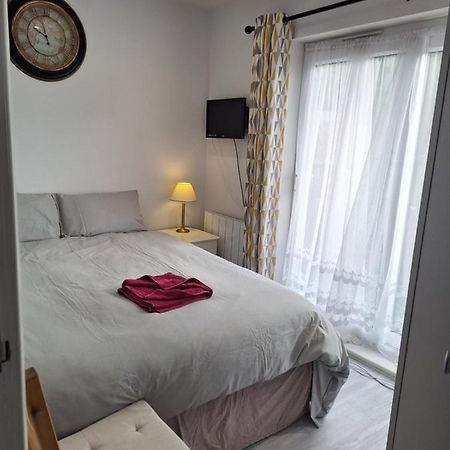 Deluxe Single Room Only For One Adult Northolt  Exteriér fotografie