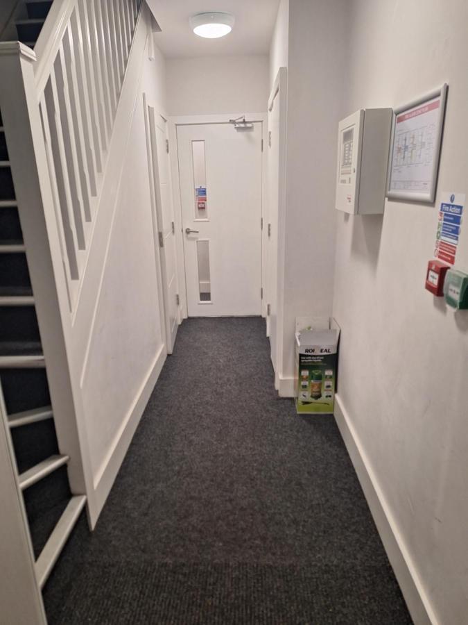 Deluxe Single Room Only For One Adult Northolt  Exteriér fotografie
