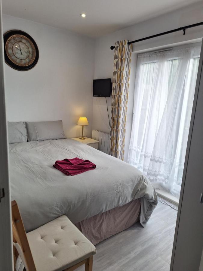 Deluxe Single Room Only For One Adult Northolt  Exteriér fotografie